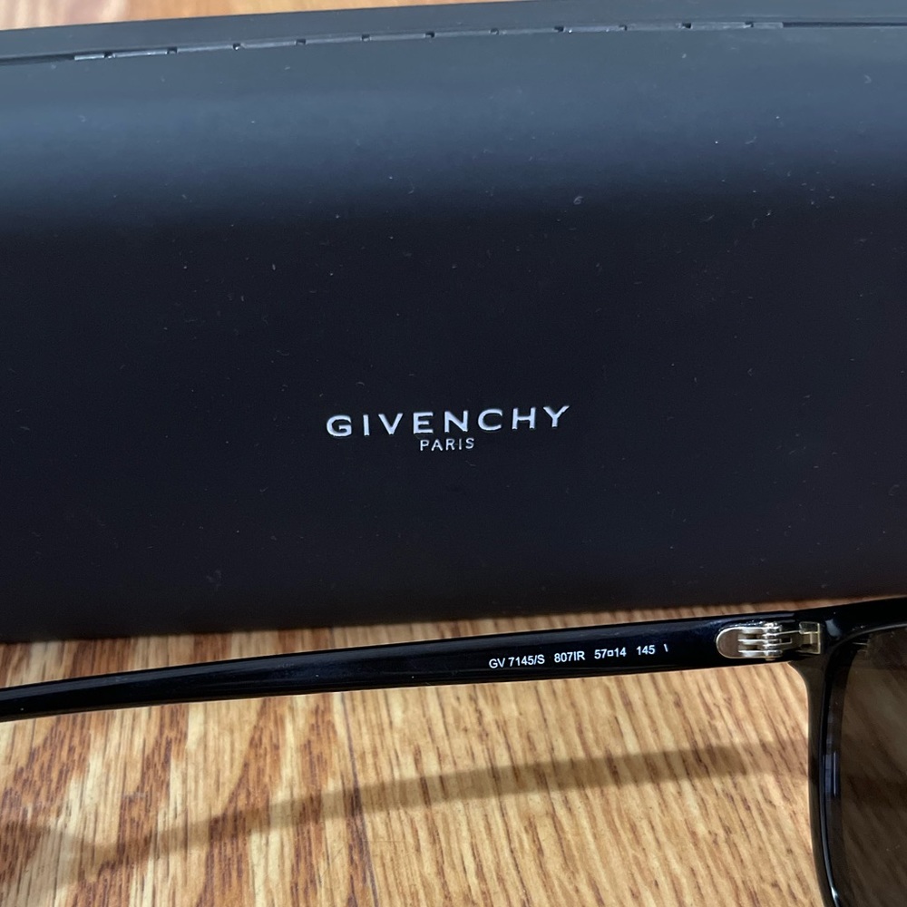Givenchy Unisex GV 7124/S 57mm Sunglasses - Picture 4 of 9